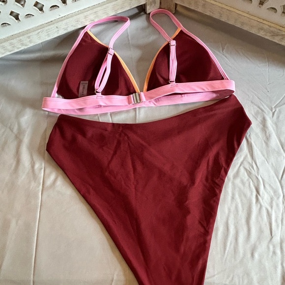 Stylish Women's Swimwear Set in Burgundy and Pink - Picture 2 of 16